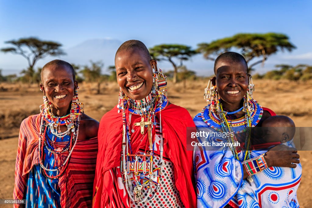 African mujer con su bebé, Kenia, África Oriental