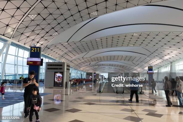 Midfield Concourse 151 Midfield Terminal Stock Photos, High-Res Pictures, and Images ...