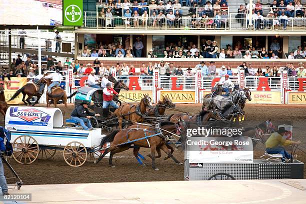 Chuck Ward Racing Chuckwagon Racing Photos and Premium High Res Pictures - Getty Images