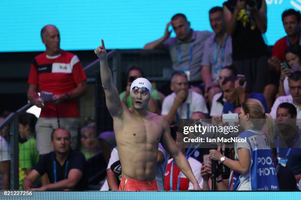 Sun Yang of China celebrates winning the Men's 400m Freestyle during day ten of the FINA World Championships at the Duna Arena on July 23, 2017 in...