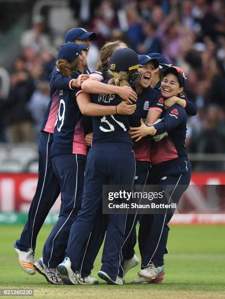 England captain Heather Knight and team-mates celebrate after taking the final India wicket of Rajeshwari Gayakwad to win the ICC Women's World Cup...