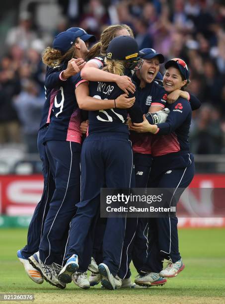 England captain Heather Knight and team-mates celebrate after taking the final India wicket of Rajeshwari Gayakwad to win the ICC Women's World Cup...