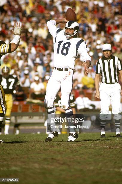 Los Angeles Rams quarterback Roman Gabriel throws a pass in a 45-28 win over the New Orleans Saints on 12/5/1971.