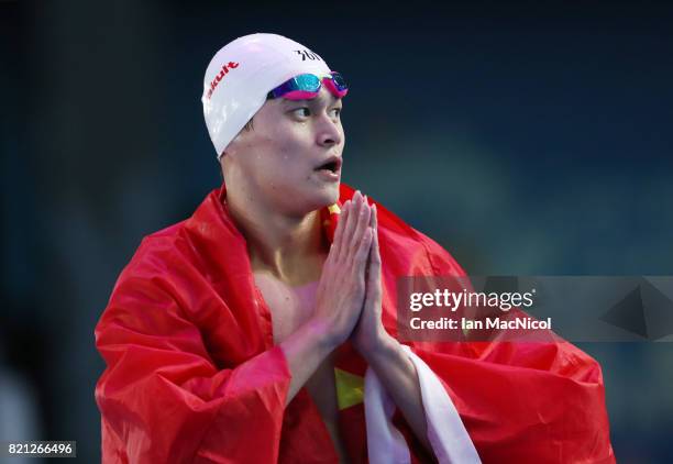 Sun Yang of China celebrates winning the Men's 400m Freestyle during day ten of the FINA World Championships at the Duna Arena on July 23, 2017 in...