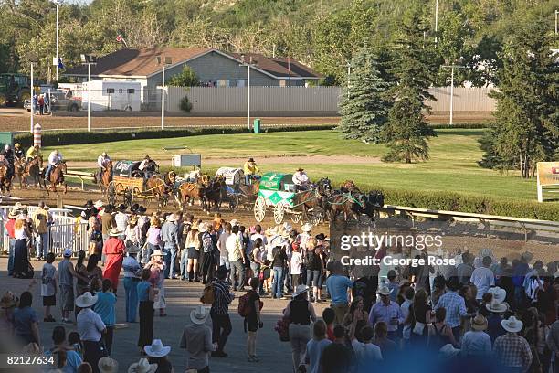 Chuck Ward Racing Chuckwagon Racing Photos and Premium High Res Pictures - Getty Images