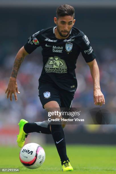 Jonathan Urretaviscaya of Pachuca drives the ball during the 1st round match between Pumas UNAM and Pachuca as part of the Torneo Apertura 2017 Liga...