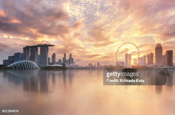 singapore city marina bay landmark view sunset beautiful sky cloud - singapore sky view stock pictures, royalty-free photos & images