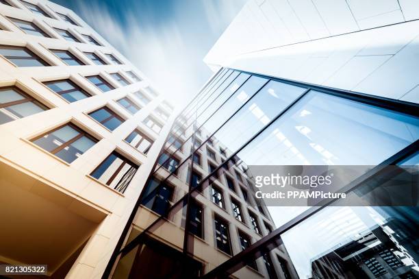 manhattan office building from below - united states steel corporation stock pictures, royalty-free photos & images