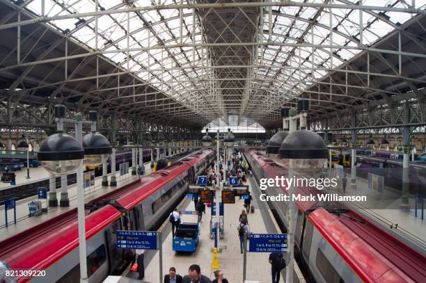 manchester piccadilly station. - piccadilly stock pictures, royalty-free photos & images