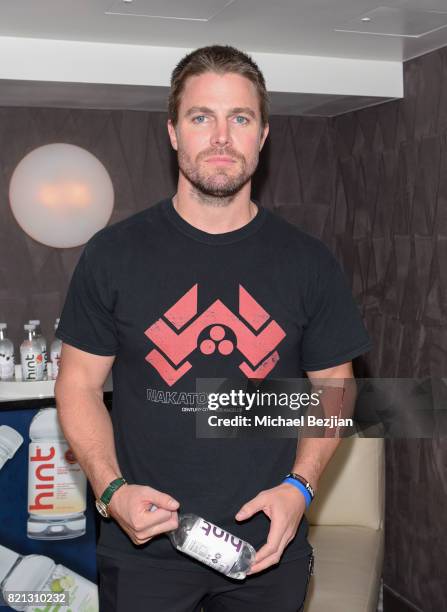 Stephen Amell attends Comic Con TVLine Media Lounge Sponsored By Hint on July 22, 2017 in San Diego, California. For Hint)