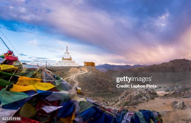 twilight at shanti stupa in ladakh - シャンティストゥーパ ストックフォトと画像