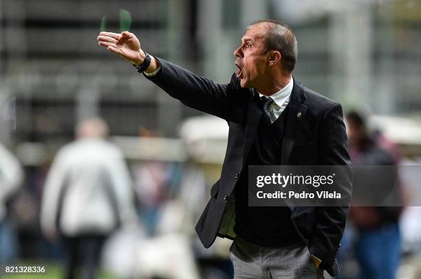 Milton Mendes coach of Vasco da Gama during a match between Atletico MG and Vasco da Gama as part of Brasileirao Series A 2017 at Independencia...