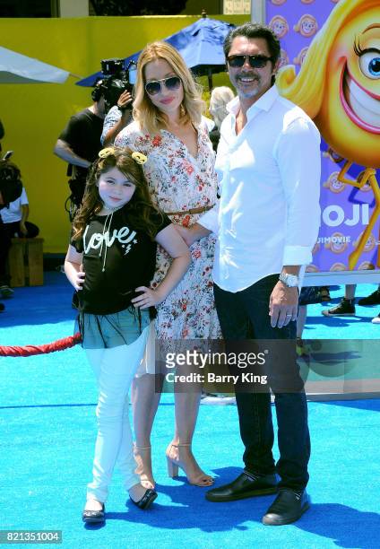 Actor Lou Diamond Phillips , wife Yvonne Boismier Phillips and daughter Indigo Sanara Phillips attend the premiere of Columbia Pictures and Sony...
