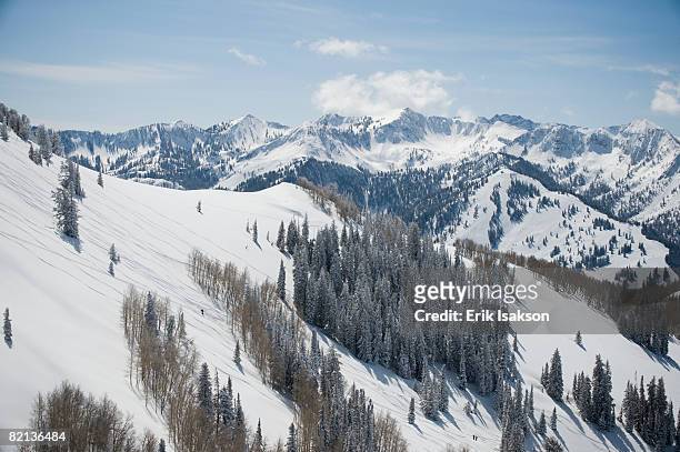 snow covered mountains, wasatch mountains, utah, united states - park city foto e immagini stock