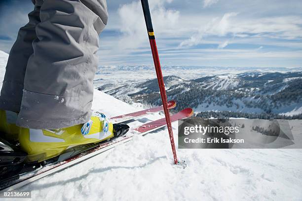 close up of skier at top of mountain - park city stockfoto's en -beelden