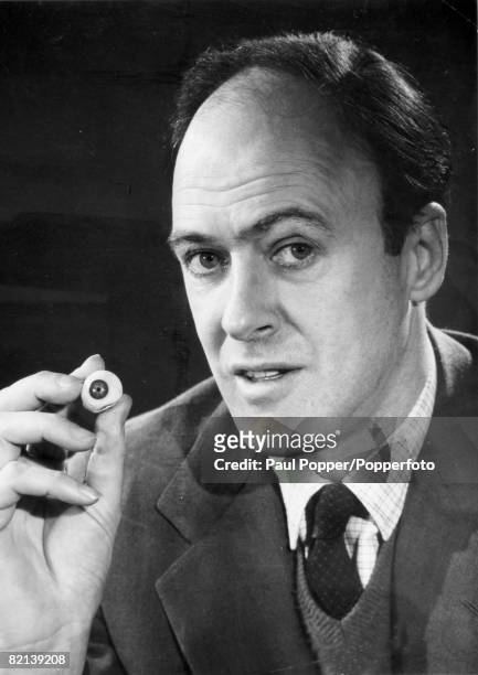Literature, Personalities, pic: circa 1970, Roald Dahl, the husband of Patricia Neal, Roald Dahl the British author was famous as a short story...