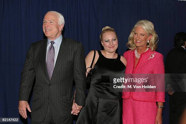 John McCaine, Meghan McCain, Cindy McCain