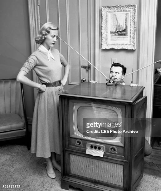 Husband and wife Jack Lemmon and Cynthia Stone at home. They also perform together on the CBS television comedy, Heaven for Betsy. Image dated...