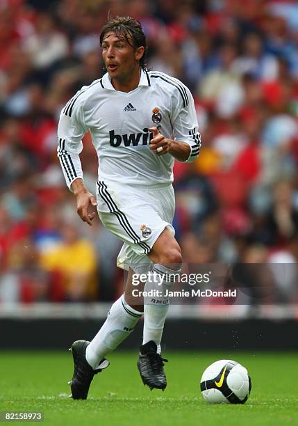 Gabriel Heinze of Real Madrid in action during the pre-season friendly match between SV Hamburg and Real Madrid during the Emirates Cup at the...