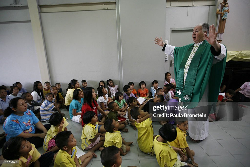 Bush To Visit Thai Priest During Bangkok Visit