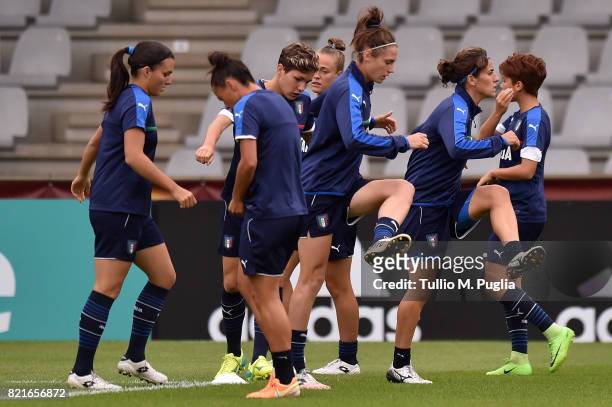 Players of Italy women's national football team take part in a training session during the UEFA Women's Euro 2017 at De Vijverberg stadium on July...