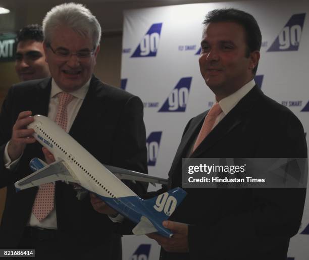Do Roni Ceo Jeh Wadia Photos and Premium High Res Pictures - Getty Images