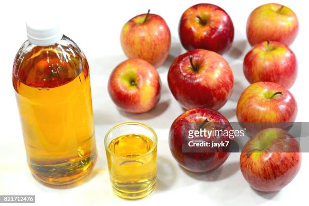 apple cider vinegar - acetobacter bacteria stock-fotos und bilder