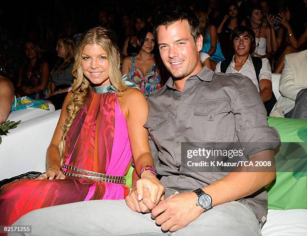 Singer Fergie and actor Josh Duhamel during the 2008 Teen Choice Awards at Gibson Amphitheater on August 3, 2008 in Los Angeles, California.