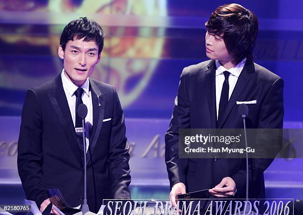 Tsuyoshi Kusanagi of SMAP and Kim Jae-Won