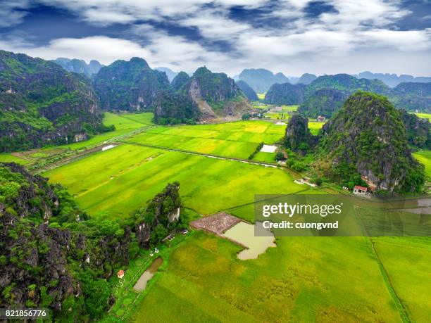 tam coc, ninh binh, vietnam from above - dong tam stock pictures, royalty-free photos & images