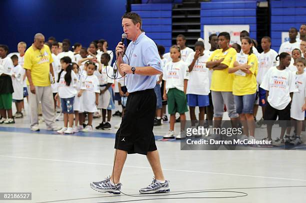 Camp counselor Donnie Arey welcomes camp goers August 5, 2008 during the Jr. NBA/Jr. WNBA Pledge to Be a S.T.A.R. Summer Camp August 5, 2008 in...