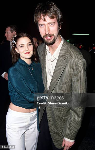 Tom Green And Drew Barrymore Fotografías e imágenes de stock - Getty Images