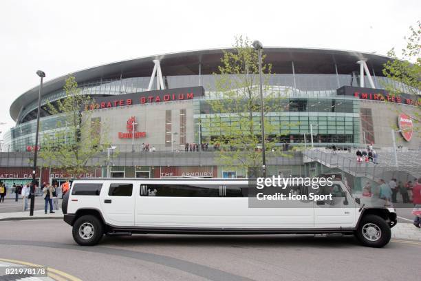 Une Limousine Hummer devant l Emirates Stadium - - Arsenal / Everton - 37eme journee de Premier League -