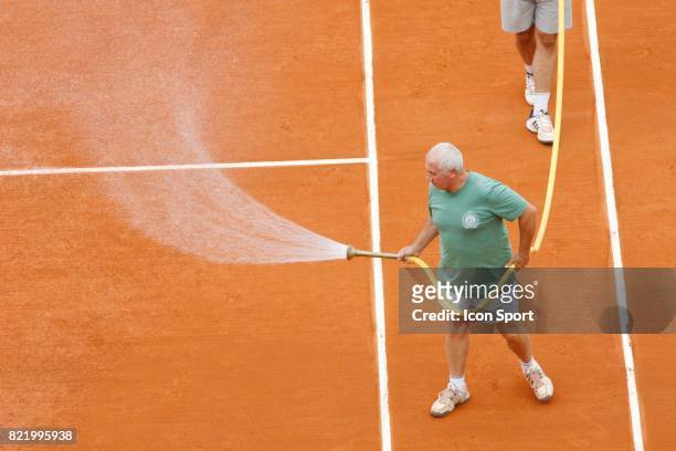 Illustration Entretien des courts / arrosage - - Roland Garros 2008 - Jour 5 -