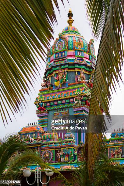 la réunion, saint_pierre, tamil temple - la reunion stock-fotos und bilder