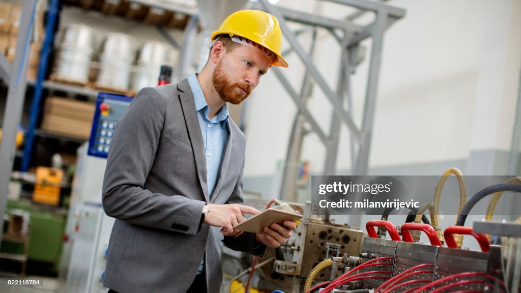 Trabajo en equipos de fábrica