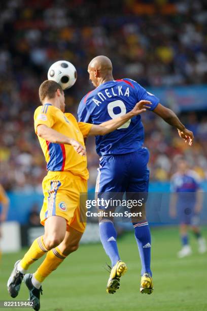 Gabriel TAMAS et Nicolas ANELKA - - Roumanie / France - EURO 2008 - Suisse,