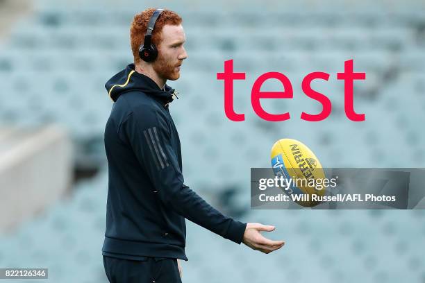 During the round 18 AFL match between the Fremantle Dockers and the Hawthorn Hawks at Domain Stadium on July 22, 2017 in Perth, Australia.