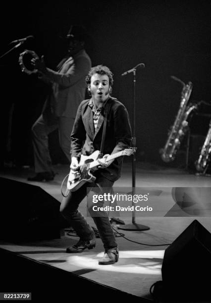 Springsteen Webmley 1981 2,381 Wembley Guitar Stock Photos, High-Res Pictures, and Images ...