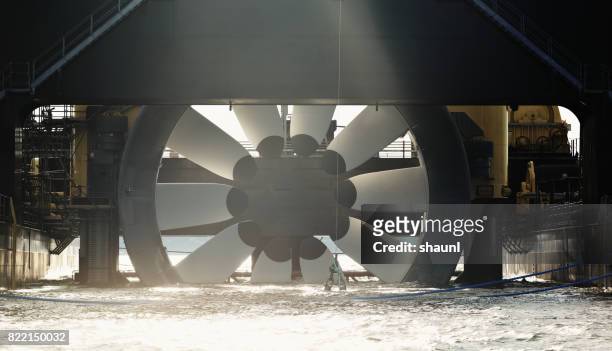 gezeiten-turbine - turbine stock-fotos und bilder