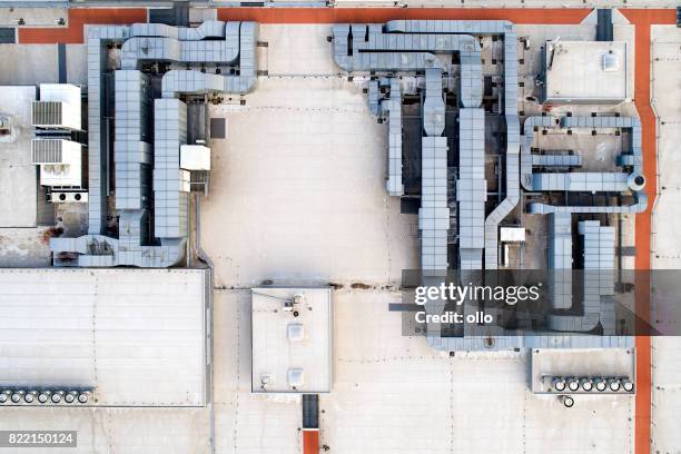 roof of a large shopping center - rooftop hvac stock pictures, royalty-free photos & images