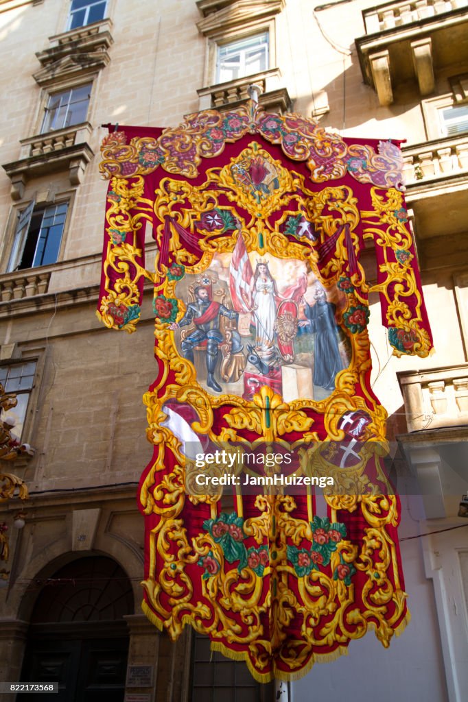 Valletta, Malta: Banner para Festival religioso de St. Augustine