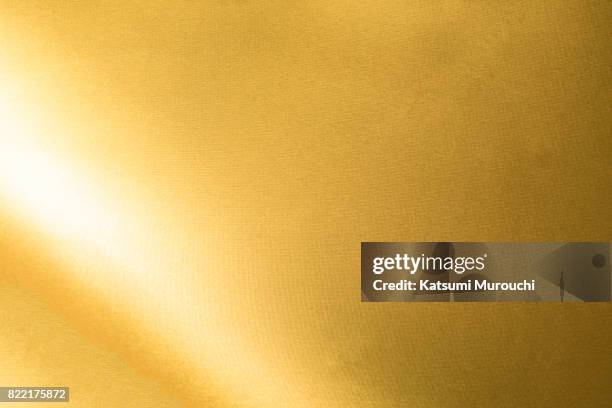 gold paper texture background - papel de alumínio - fotografias e filmes do acervo