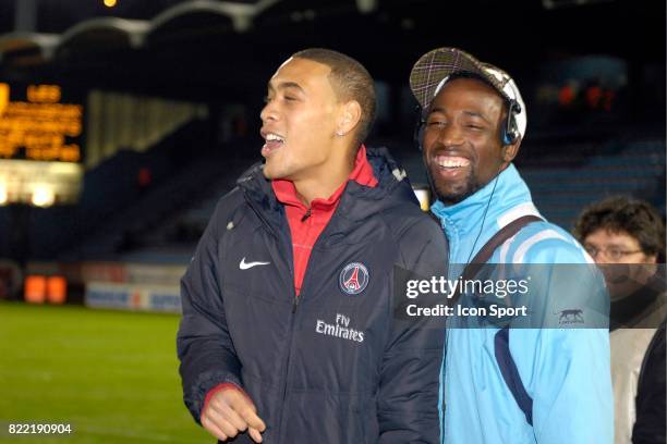 Retrouvailles avant le coup d'envoi entre Amadou ALASSANE/ Guillaume HOARAU - - Le Havre / PSG - 14e journee de Ligue 1 ,