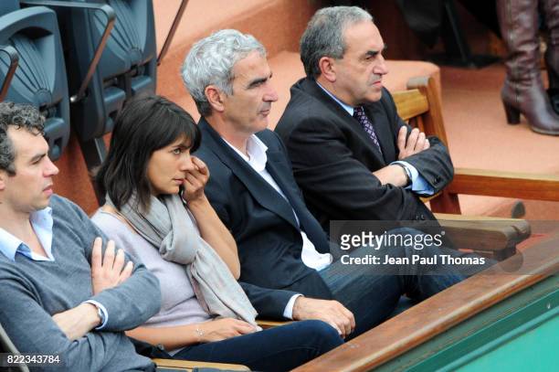 Estelle DENIS / Raymond DOMENECH / Jean GACHASSIN - - Match : Roger FEDERER / Jose ACASUSO - Roland Garros 2009 -