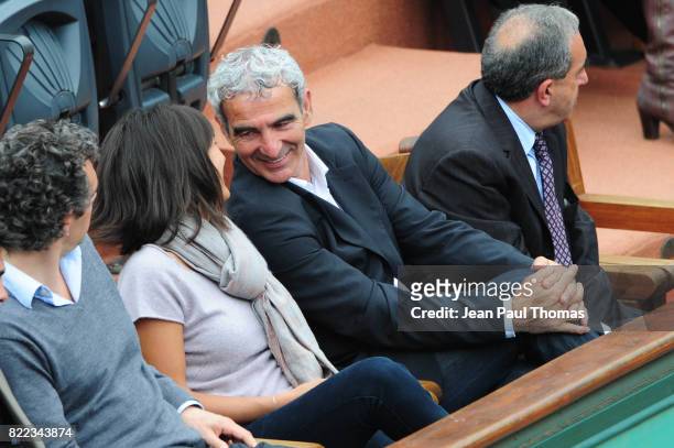 Estelle DENIS / Raymond DOMENECH - - Match : Roger FEDERER / Jose ACASUSO - Roland Garros 2009 -