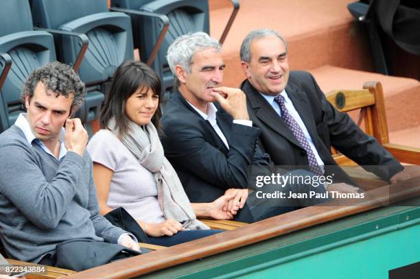 Estelle DENIS / Raymond DOMENECH / Jean GACHASSIN - - Match : Roger FEDERER / Jose ACASUSO - Roland Garros 2009 -