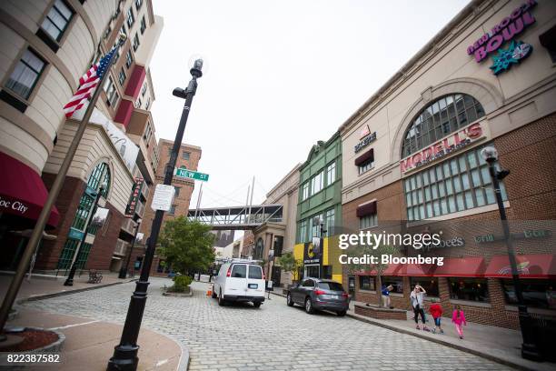 New Roc New Rochelle Mall Photos and Premium High Res Pictures - Getty Images