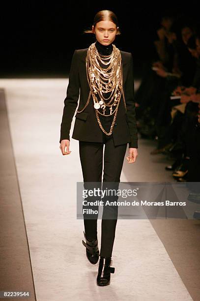 34 Givenchy Pfw Fall Winter 2008 09 Runway Photos and Premium High Res  Pictures - Getty Images