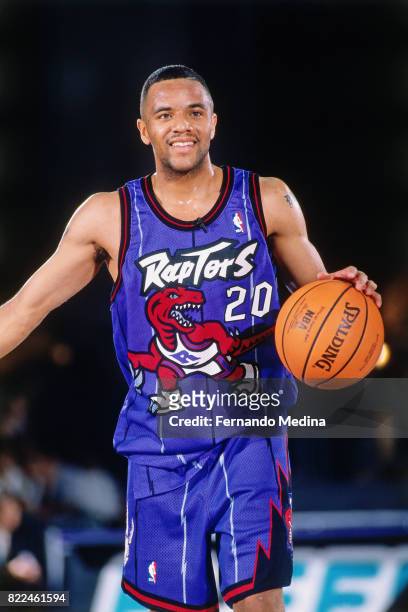 Damon Stoudamire of the Toronto Raptors dribbles during the 1996 Rookie Challenge Practice on February 9, 1996 at the Alamodome in San Antonio,...